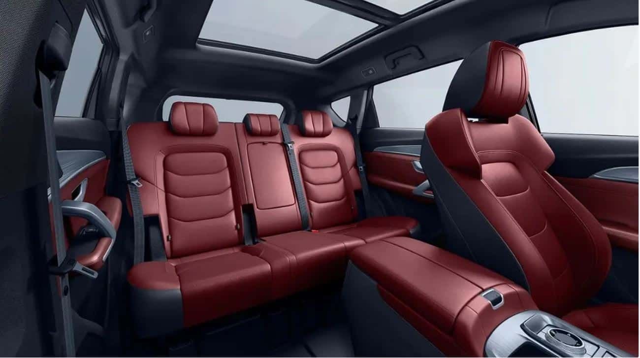 Jetour X70 Plus 2024 1.6T 197HP L4 7DCT – Image 2